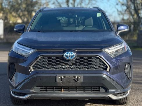 Used 2023 Toyota RAV4 SE w/ Weather & Moonroof Package image 8