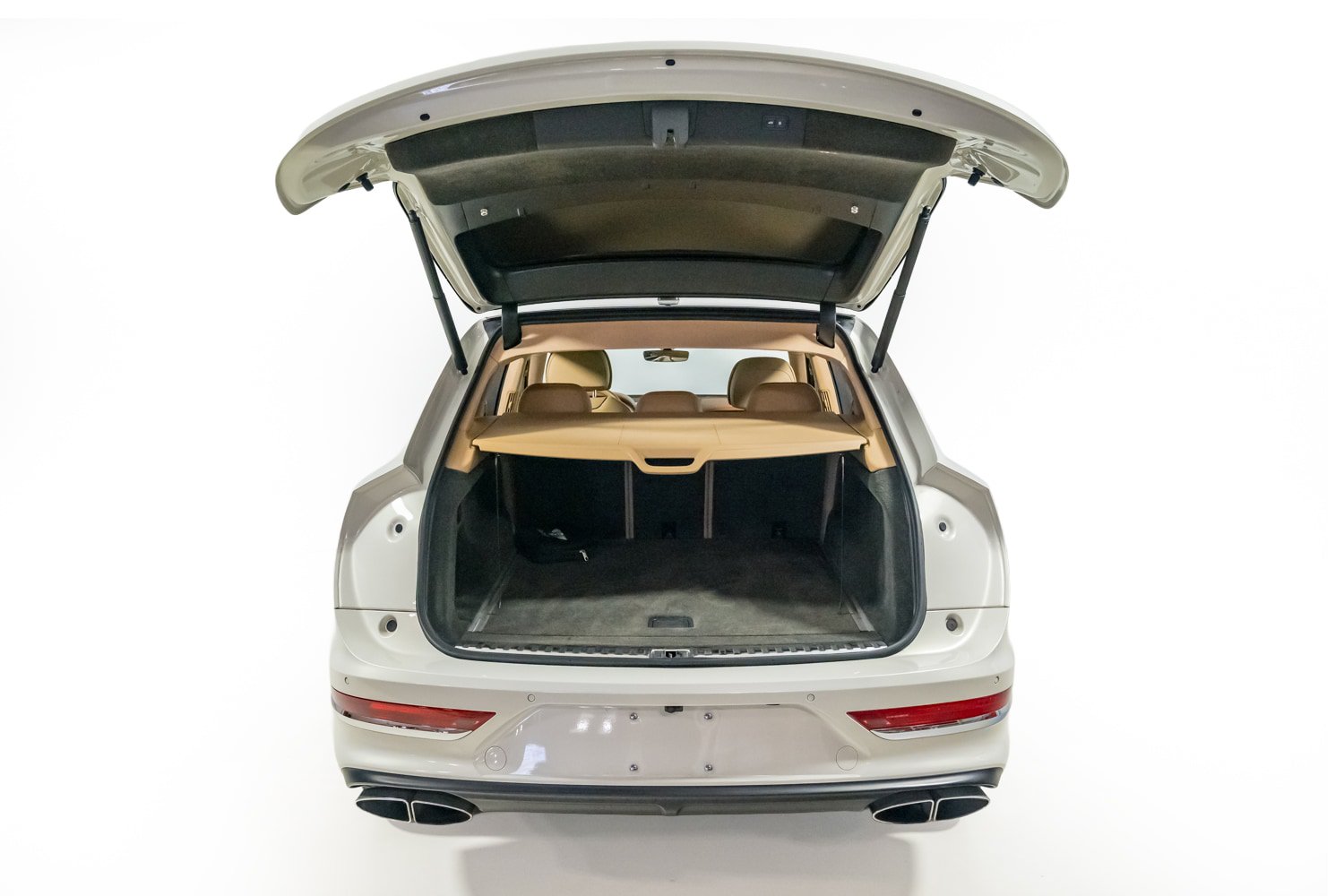 Used 2023 Bentley Bentayga AWD/4WD image 44