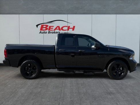 Used 2017 RAM 1500 Express w/ Black Ram 1500 Express Group AWD/4WD image 9