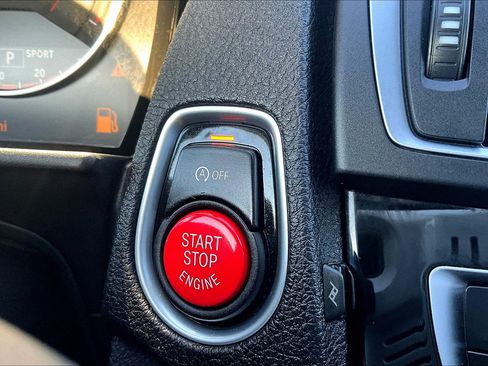 Used 2016 BMW M235i Coupe image 23