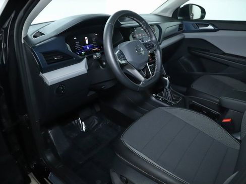 Used 2024 Volkswagen Taos SE image 18