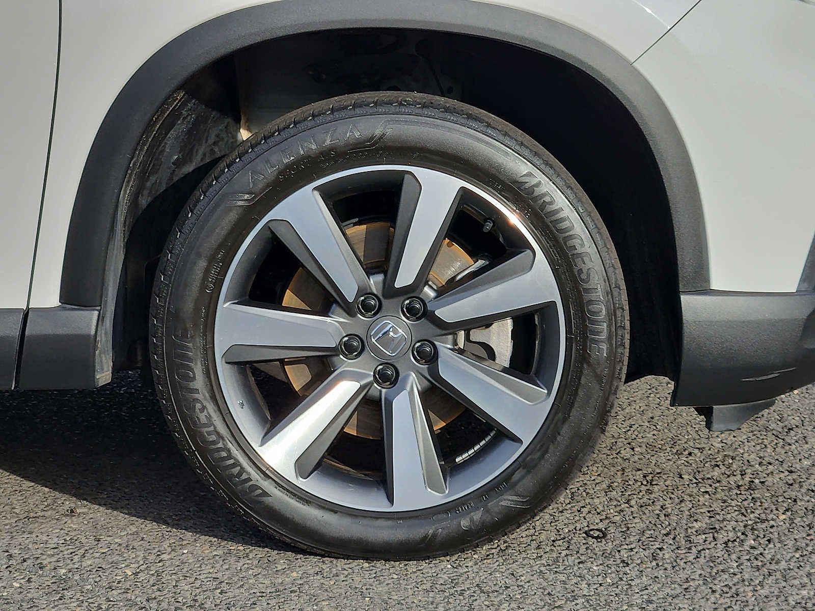 Certified 2023 Honda Pilot Touring image 8