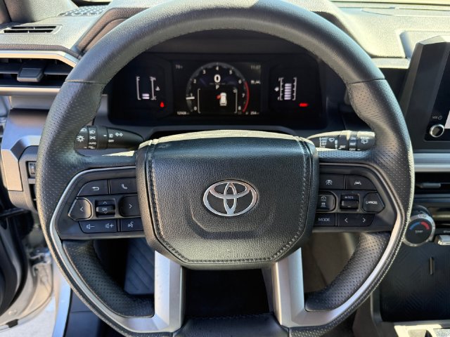 Used 2026 Toyota 4Runner SR5 AWD/4WD image 13