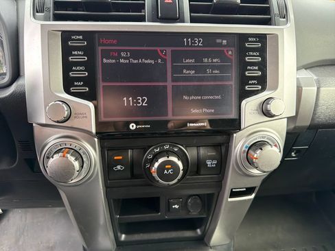 Used 2020 Toyota 4Runner SR5 AWD/4WD image 32