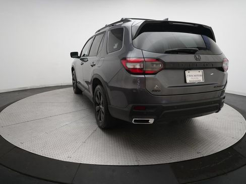 Certified 2025 Honda Pilot Black Edition image 36