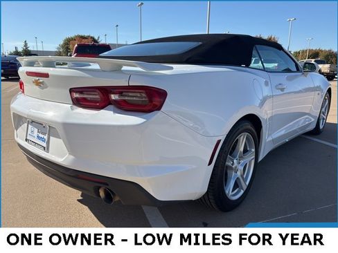 Used 2020 Chevrolet Camaro LT image 3