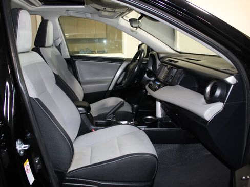 Used 2017 Toyota RAV4 XLE FWD image 26