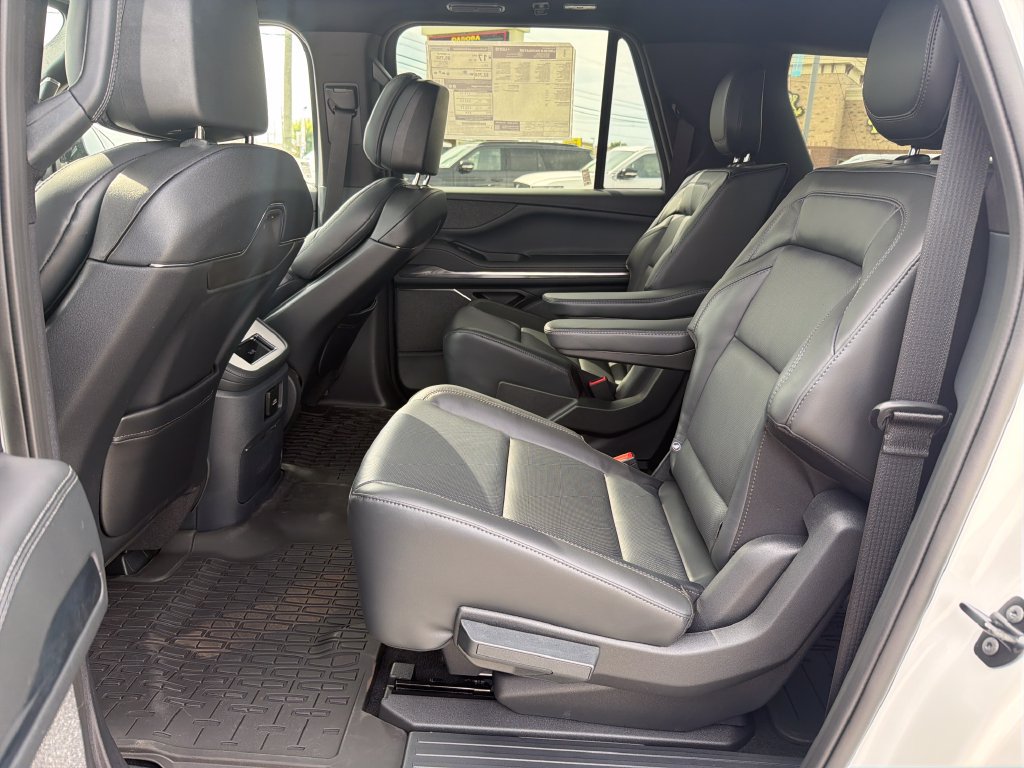 New 2027 Lincoln Navigator L Reserve w/ Jet Appearance Package AWD/4WD image 14