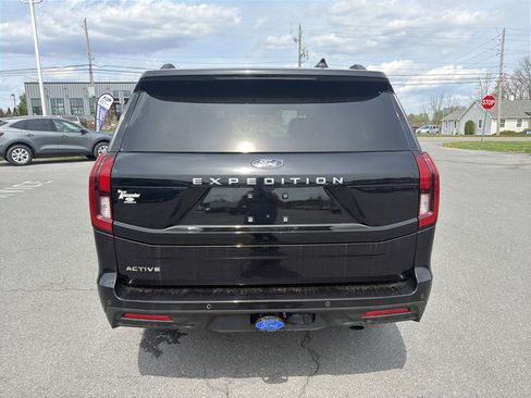 Used 2025 Ford Expedition Active AWD/4WD image 4