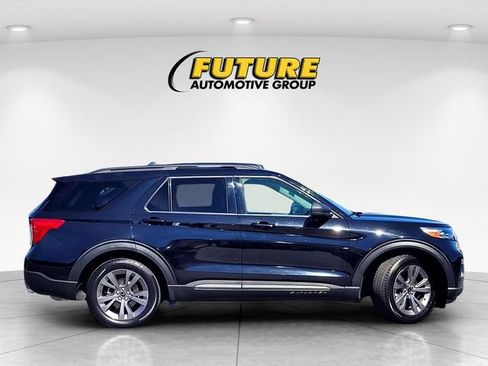 Certified 2021 Ford Explorer XLT w/ Equipment Group 202A RWD image 3