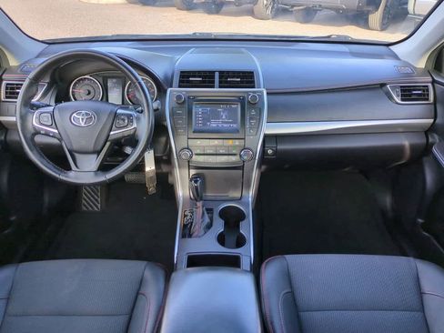 Used 2017 Toyota Camry SE image 14