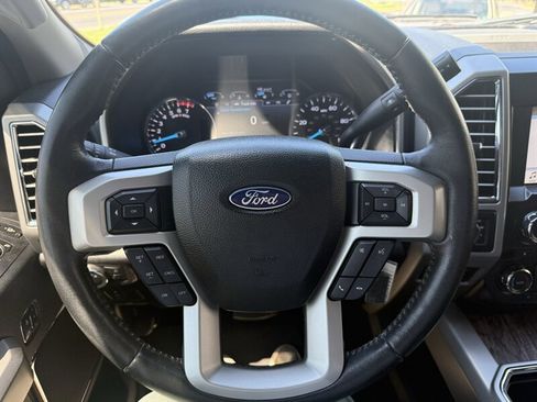 Used 2017 Ford F250 Lariat w/ Chrome Package image 21