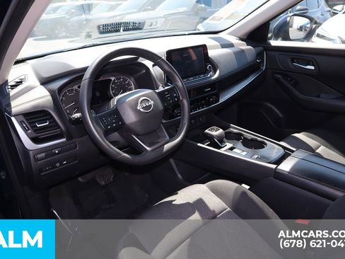 Used 2025 Nissan Rogue SV image 10