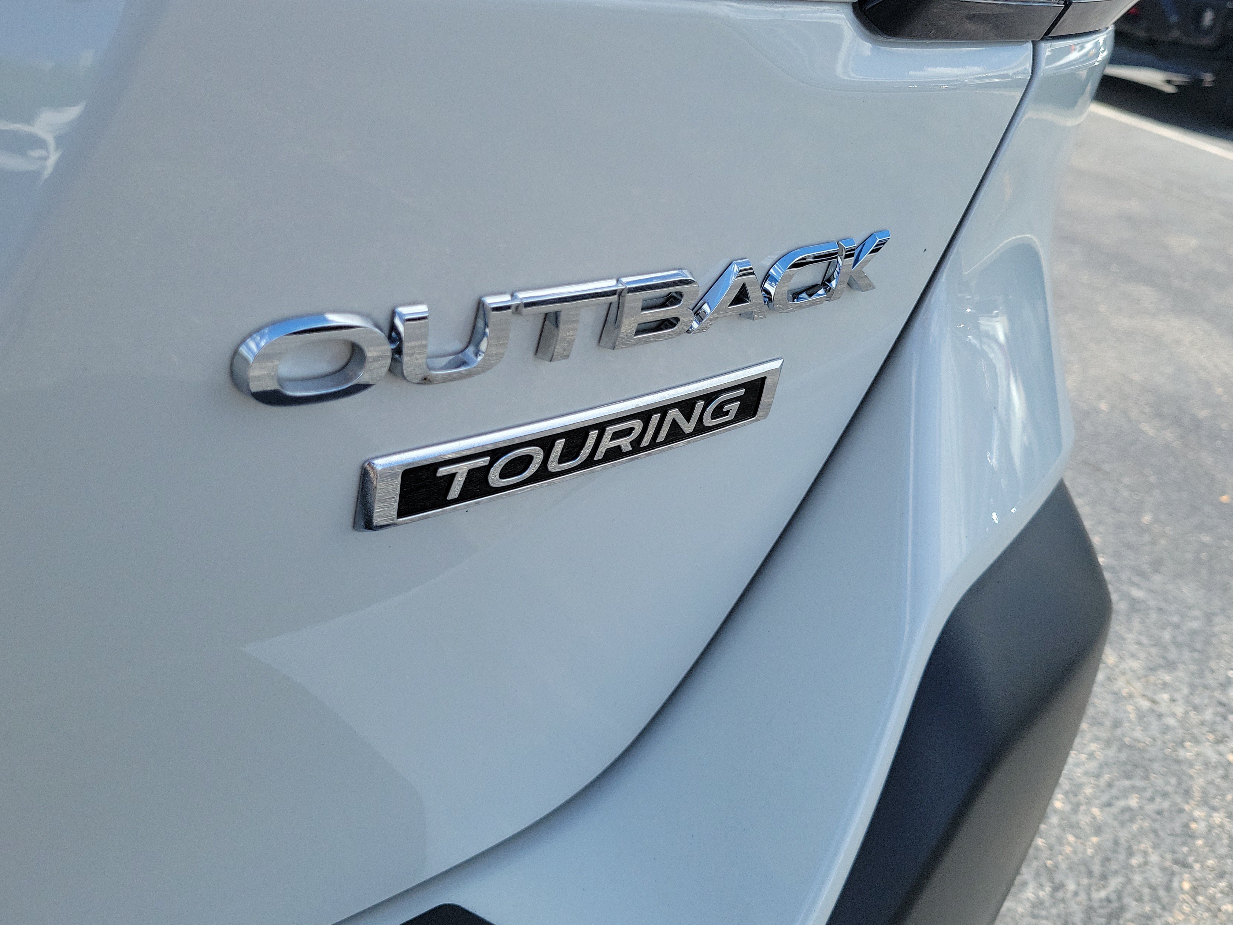 Used 2023 Subaru Outback Touring AWD/4WD image 9