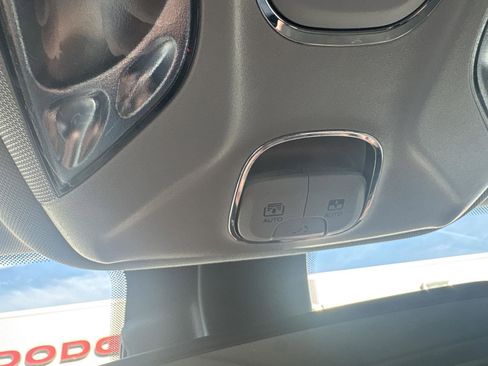 Used 2022 Jeep Compass Latitude w/ Sun and Sound Group AWD/4WD image 24