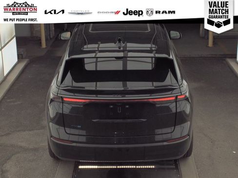 Used 2024 Jeep Wagoneer Launch Edition image 23