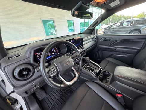 Used 2025 Chevrolet Colorado Trail Boss AWD/4WD image 13