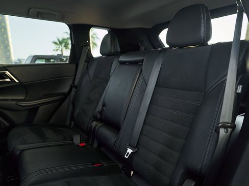 Used 2024 Mitsubishi Outlander SE image 25