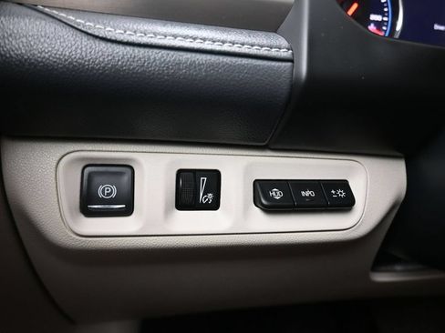 Used 2021 GMC Acadia Denali w/ Denali Ultimate Package AWD/4WD image 35