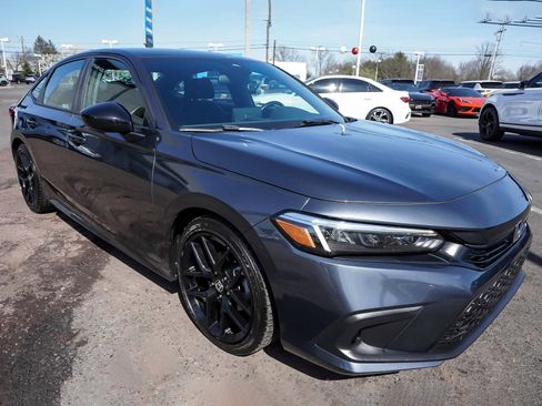 Used 2023 Honda Civic Sport image 3