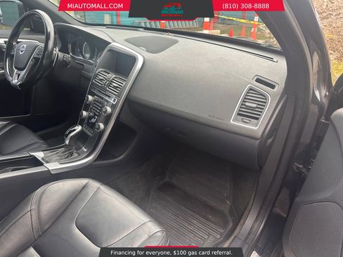 Used 2015 Volvo XC60 T6 R-Design Platinum image 12