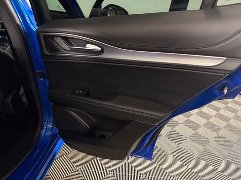 Used 2023 Alfa Romeo Stelvio Veloce AWD/4WD image 32