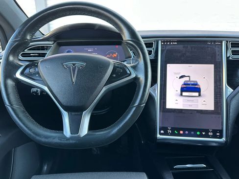 Used 2016 Tesla Model X 60D image 31