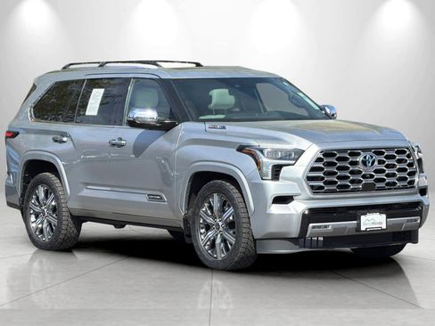 Used 2023 Toyota Sequoia Capstone AWD/4WD image 9