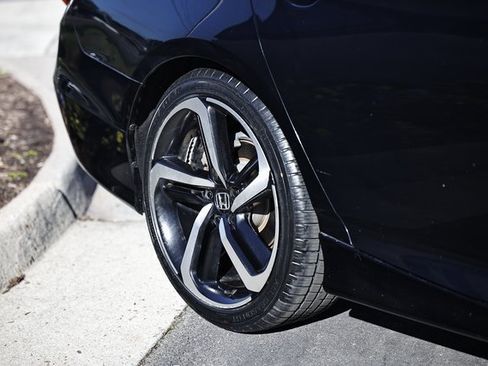 Used 2019 Honda Accord Sport image 11