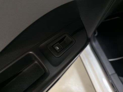 Certified 2023 Volkswagen Taos SE FWD image 24