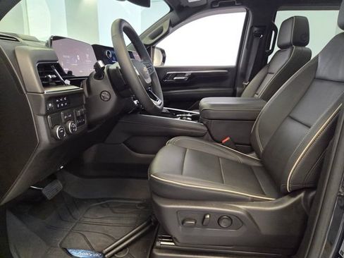 Used 2025 Chevrolet Tahoe Premier w/ Sun And Tow Package RWD image 11