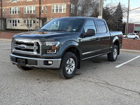 Used 2015 Ford F150 XLT image 2