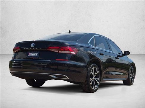 Used 2021 Volkswagen Passat 2.0T SE FWD image 5