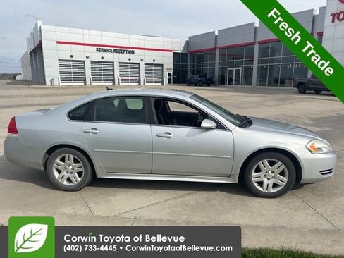 Used 2014 Chevrolet Impala LT w/ LT Sunroof Package image 9