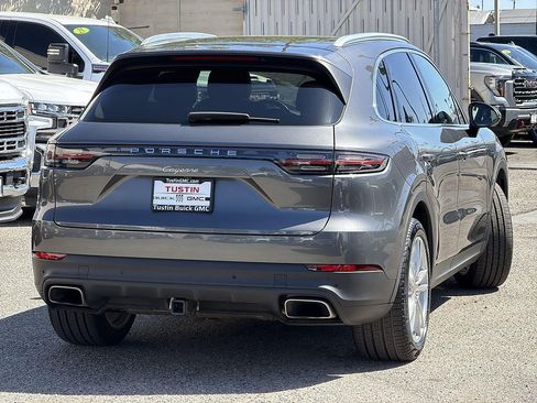 Used 2023 Porsche Cayenne AWD/4WD image 5