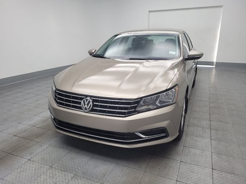 Used 2016 Volkswagen Passat 1.8T S FWD image 15