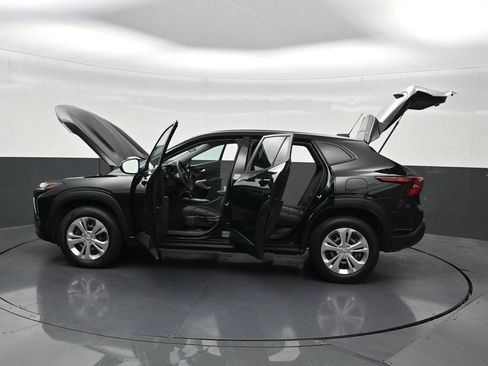Used 2024 Chevrolet Trax LS FWD image 33