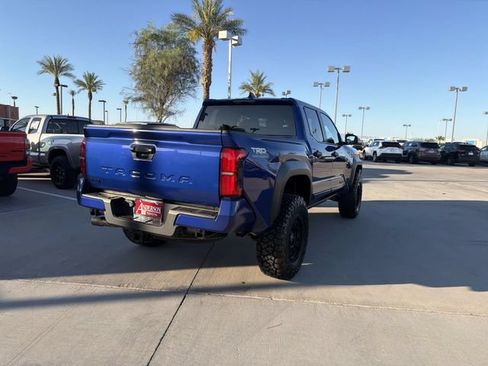 Used 2025 Toyota Tacoma TRD Off-Road AWD/4WD image 5