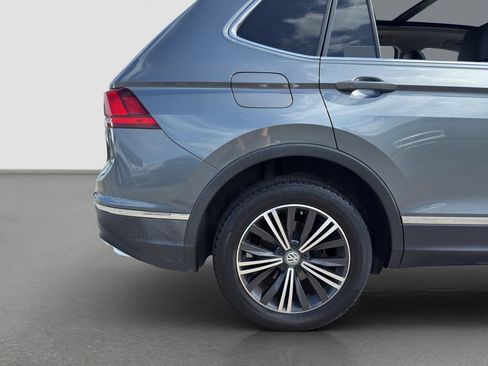 Used 2018 Volkswagen Tiguan SEL AWD/4WD image 30