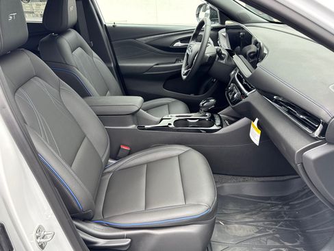 New 2026 Buick Envista Sport Touring FWD image 17