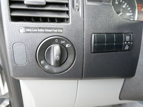 Used 2015 Freightliner Sprinter 3500 image 20