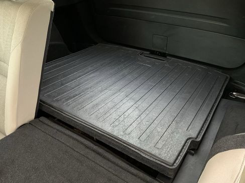 Used 2025 Nissan Rogue SV image 17