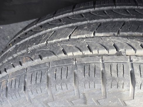 Used 2016 Toyota Tacoma TRD Sport w/ Towing Package image 11