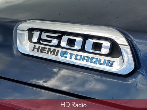 Used 2023 RAM 1500 Laramie AWD/4WD image 7
