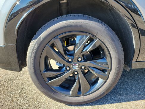 Used 2025 Buick Encore GX Sport Touring w/ Comfort Package image 28