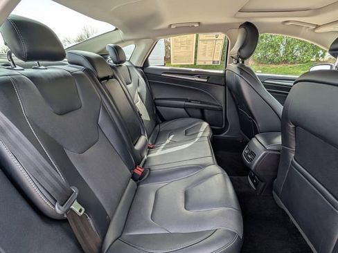Used 2018 Ford Fusion Titanium FWD image 31