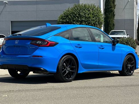 Used 2025 Honda Civic Sport image 4