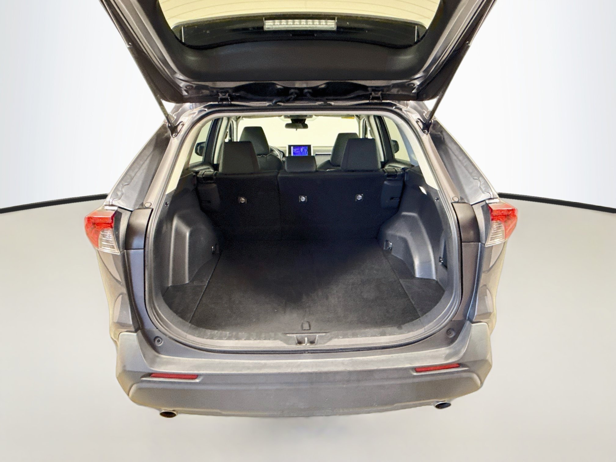 Used 2025 Toyota RAV4 LE AWD/4WD image 22