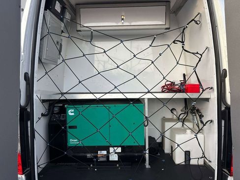 Used 2022 Mercedes-Benz Sprinter 4500 image 10