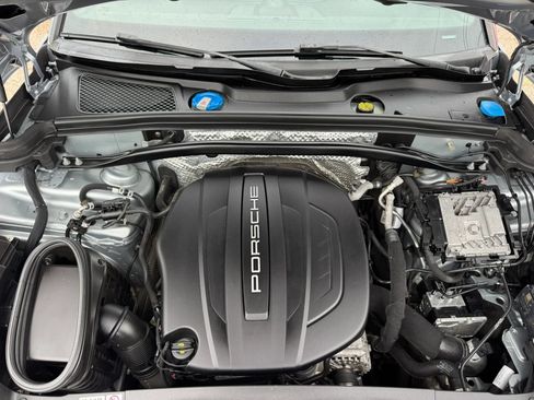 Used 2019 Porsche Macan AWD/4WD image 45